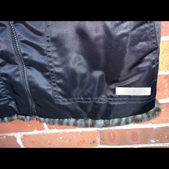 Guess USA Reversible Leopard Print Faux Fur Vest - Picture 4 of 9